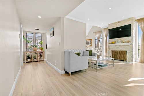 unit-301-427 E Orange Grove Ave, Burbank, CA, 91501-2001 | Card Image