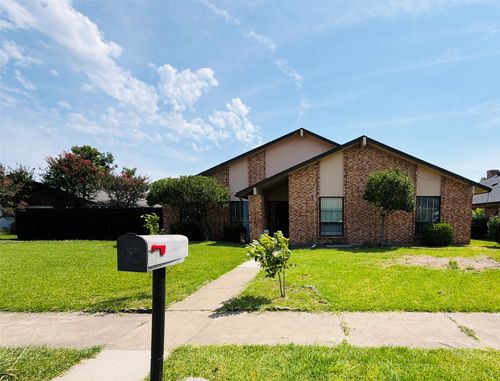 5218 Barcelona Dr, Garland, TX, 75043-5147 | Card Image