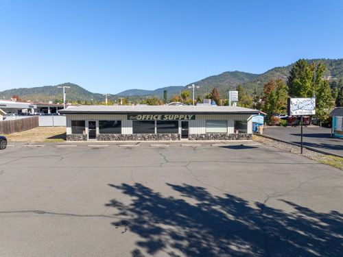126 Ne Steiger St, Grants Pass, OR, 97526-1312 | Card Image