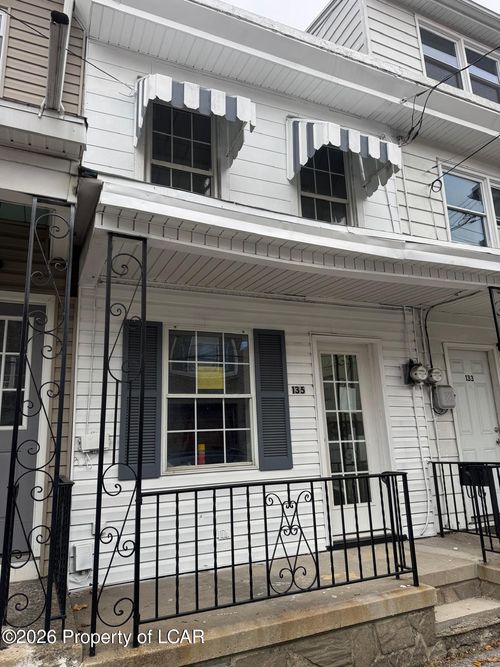 135 W Pine St, Mahanoy City, PA, 17948-2630 | Card Image