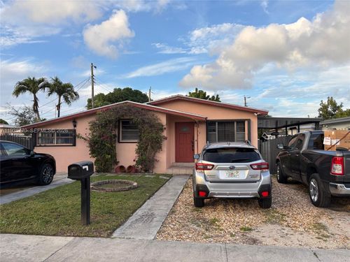 17 E 50th Pl, Hialeah, FL, 33013 | Card Image