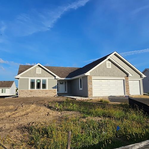 910 Stuyvesant Dr, Loves Park, IL, 61111-8949 | Card Image