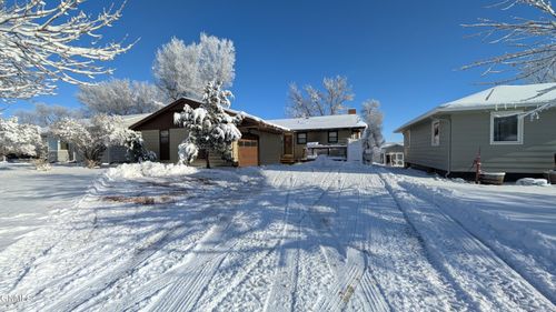 512 3rd St Ne, Watford City, ND, 58854-3082 | Card Image