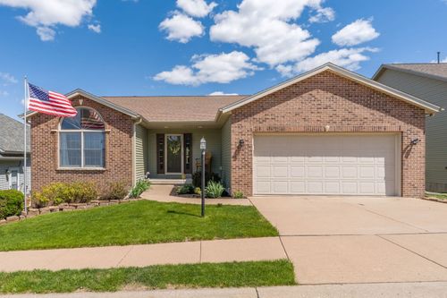 14 Hidden Valley Cir, Davenport, IA, 52804-1159 | Card Image