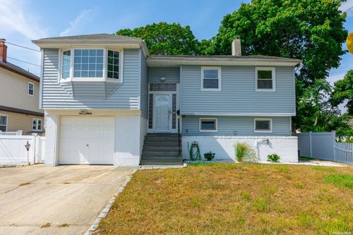 16 Beverly Road, Wantagh, NY, 11793 | Card Image