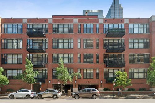 709-333 W Hubbard Street, Chicago, IL, 60654 | Card Image