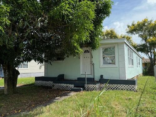 821 Rickey Jackson Blvd, Pahokee, FL, 33476-2522 | Card Image