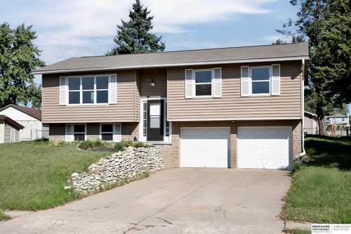 2212 Greensboro Ave, Bellevue, NE, 68005-3526 | Card Image