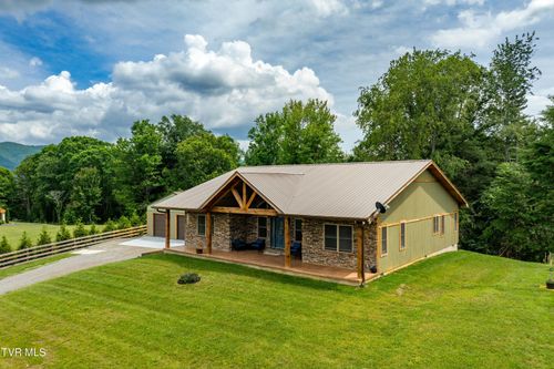 271 Laurel Way, Mountain City, TN, 37683-8129 | Card Image