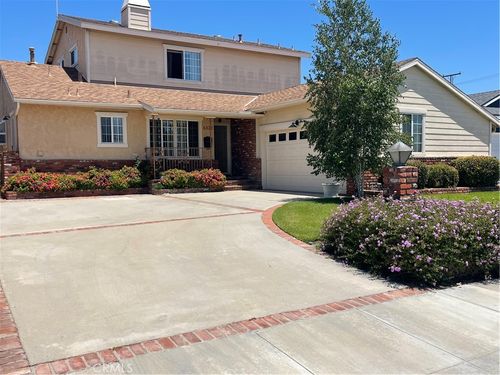 6333 Bigelow St, Lakewood, CA, 90713-1701 | Card Image