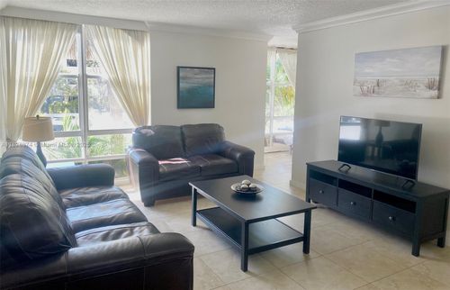 210 172nd St, Sunny Isles Beach, FL, 33160-3439 | Card Image