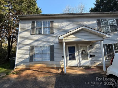 628 7th Ave Sw, Hickory, NC, 28602-3240 | Card Image