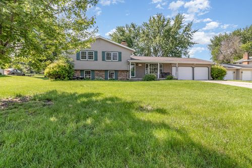 155 Outer Dr, Le Sueur, MN, 56058-2125 | Card Image