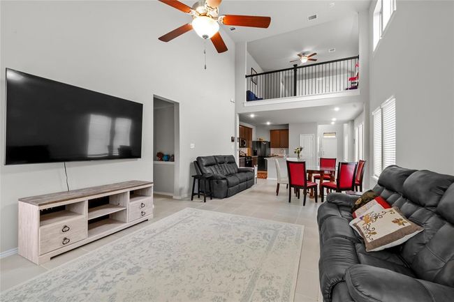 2739 Meadow View Ln, House other with 5 bedrooms, 4 bathrooms and 2 parking in Conroe TX | Image 11