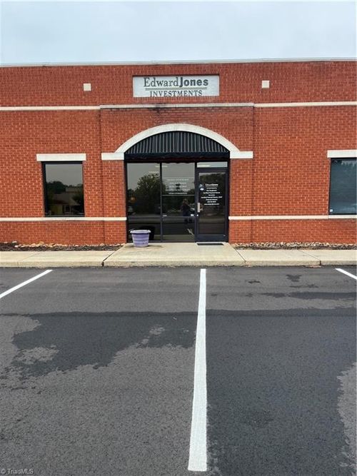 ste-400-854 Valley Rd, Mocksville, NC, 27028-2932 | Card Image