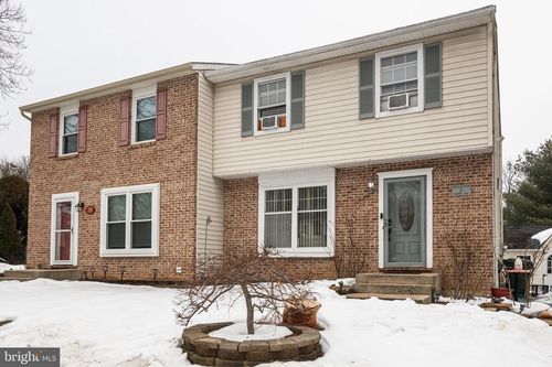 17 Courtney Ln, THORNDALE, PA, 19372-1071 | Card Image