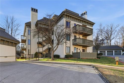 39-303 E Partridge Ave, Independence, MO, 64055-7704 | Card Image