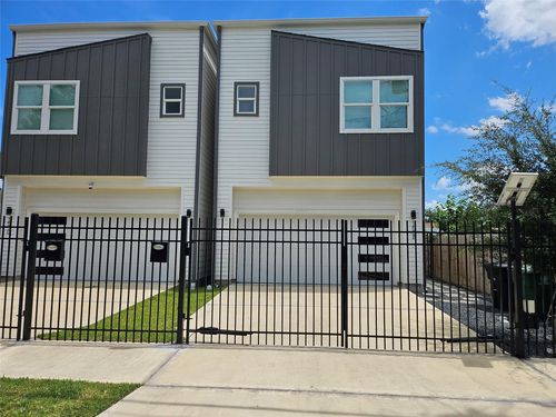 1508 Weiss St, Houston, TX, 77009-4153 | Card Image