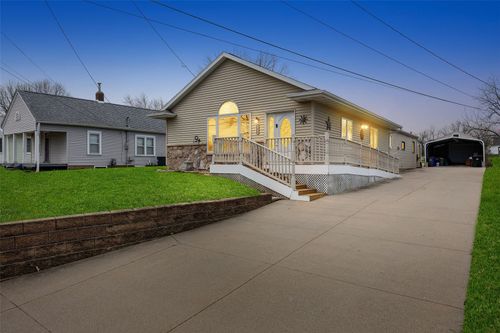 2426 Fruitland Boulevard Sw, Cedar Rapids, IA, 52404 | Card Image