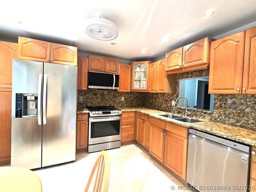 e3-2402 Antigua Cir, Coconut Creek, FL, 33066-1048 | Card Image