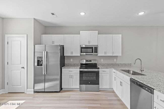 327 Starfish Ln, Townhouse with 3 bedrooms, 4 bathrooms and null parking in N Topsail Beach NC | Image 11