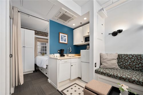 304-65 Weybosset Street, Providence, RI, 02903 | Card Image