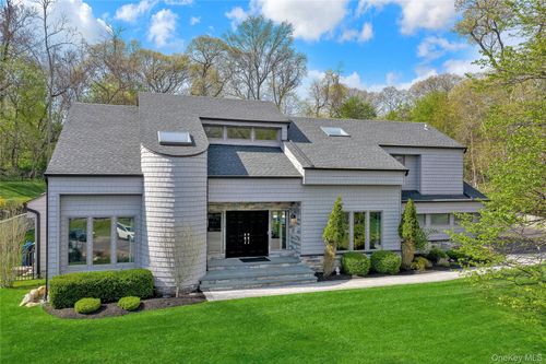 24 Allyson Pl, Setauket, NY, 11733-2000 | Card Image