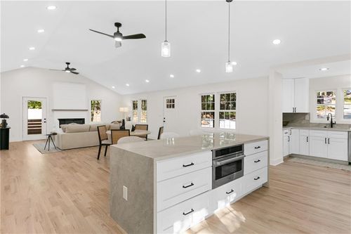3154 Briarcliff Way Ne, Atlanta, GA, 30345-2150 | Card Image