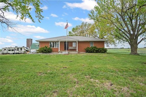 4232 Haskell Rd, Effingham, KS, 66023-5059 | Card Image