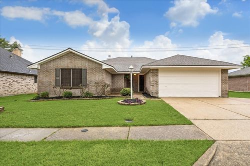 2138 Tower Bridge Rd, Pearland, TX, 77581-4600 | Card Image