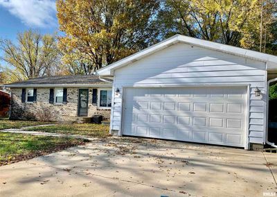 1661 Sandusky Road, House other with 5 bedrooms, 2 bathrooms and null parking in Jacksonville IL | Image 1