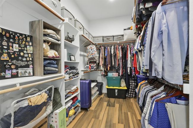 Primary Closet | Image 22