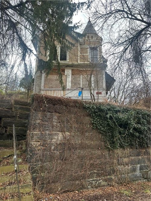 627 Chester Ave, Perry Hilltop, PA, 15214 | Card Image