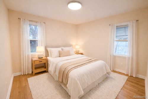 11108 Maxwell Ave, Warren, MI, 48089-5321 | Card Image