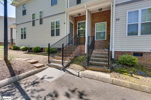 93 Huntress Dr, Greer, SC, 29651-1284 | Card Image