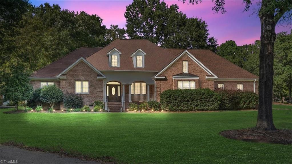 Dorado Dr, High Point, NC 27265