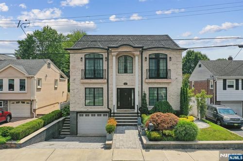 1060 Glen Rd, Fort Lee, NJ, 07024-1634 | Card Image