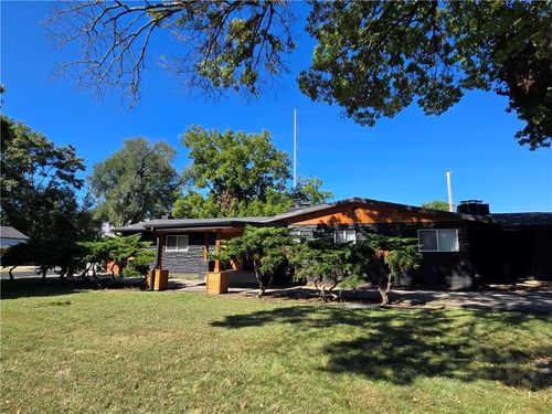 7142 Forest Ave, Kansas City, MO, 64131-1720 | Card Image
