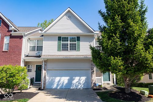 8330-8330 Pine Branch Ln, Indianapolis, IN, 46234-1987 | Card Image