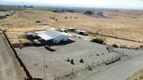 670 Hidden Valley Rd, Zillah, WA, 98953-9164 | Card Image