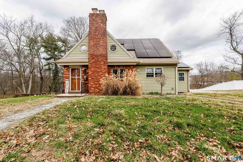 112 Orchard St, Meriden, CT, 06450-3452 | Card Image