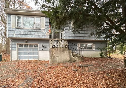 86 Unger Ave, Stanhope, NJ, 07874-2209 | Card Image