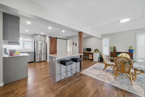 828 Hunterston Crescent Nw, Calgary, AB, T2K4N2 | Card Image