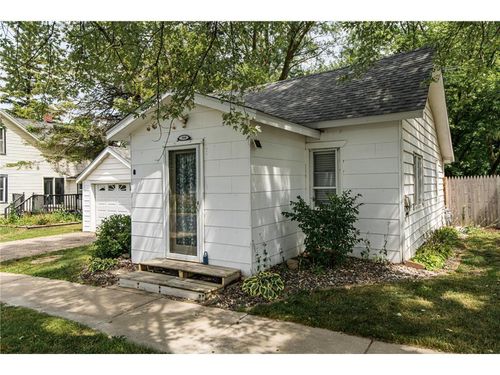 104 1st Ave Nw, Dodge Center, MN, 55927-9032 | Card Image