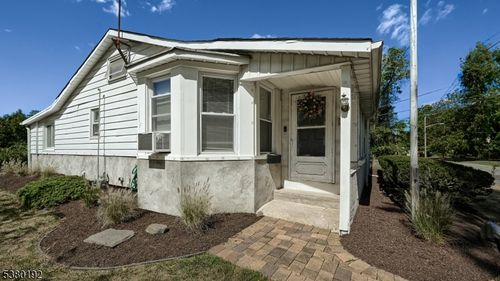 52 Riveredge Rd, Lincoln Park, NJ, 07035-2443 | Card Image