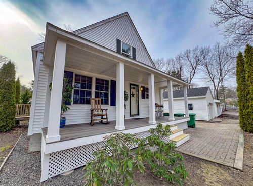 21 Pine St, Fremont, NH, 03044-3567 | Card Image