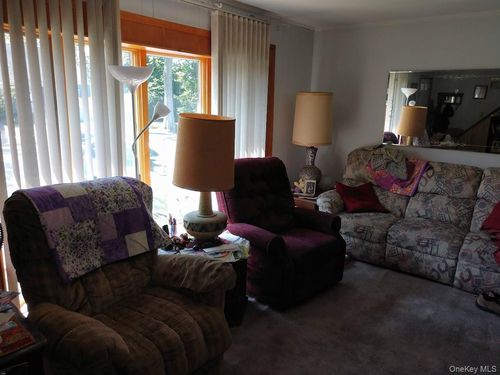 790 Floral Park Rd, Franklin Square, NY, 11010-3947 | Card Image