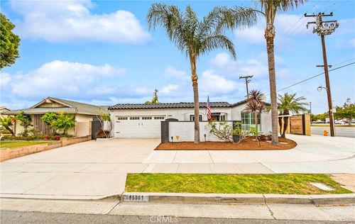 15001 Victoria Ln, Huntington Beach, CA, 92647-2610 | Card Image