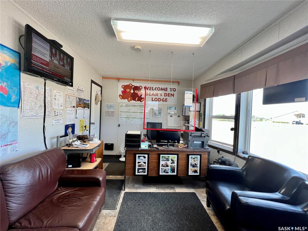 Commercial Sale in Shaunavon 3
