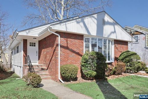 133 W Church St, Bergenfield, NJ, 07621-1631 | Card Image